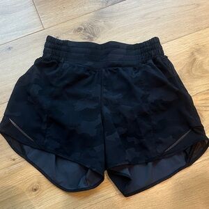 Lululemon Hotty Hot 4” Camouflage Shorts
